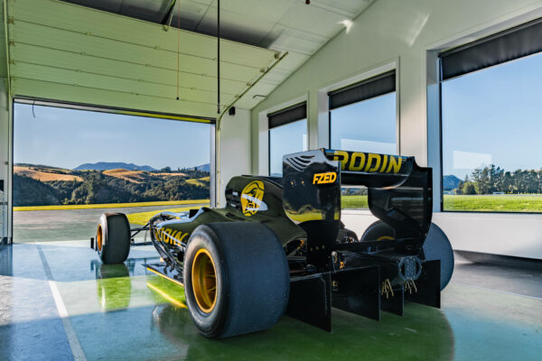 Rodin_Cars_New_Zealand_FZED_003_Web_4