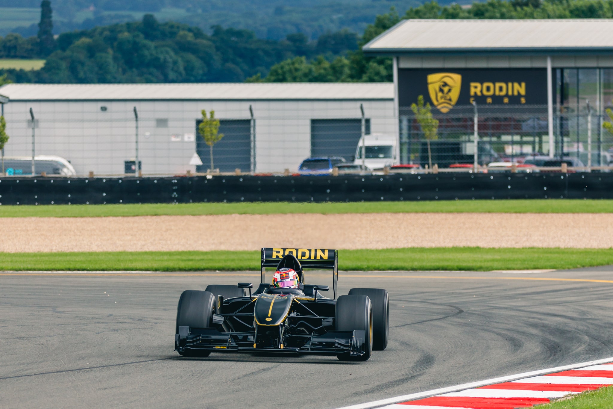 DONINGTON NATIONAL CIRCUIT RECORD FOR RODIN FZED